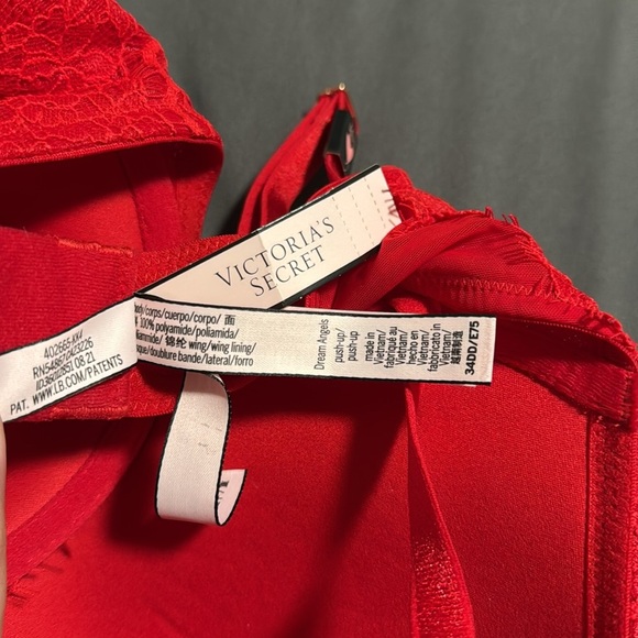 Victoria's Secret Scarlet Lace Push-up Bra - Picture 6 of 6